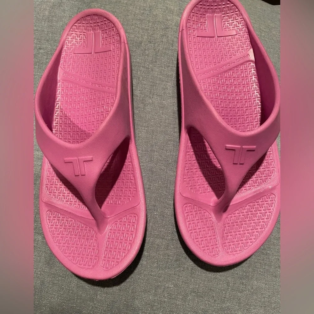 Telic Energy flip flops, size Medium, Forbidden Fuchsia color - Picture 2 of 6